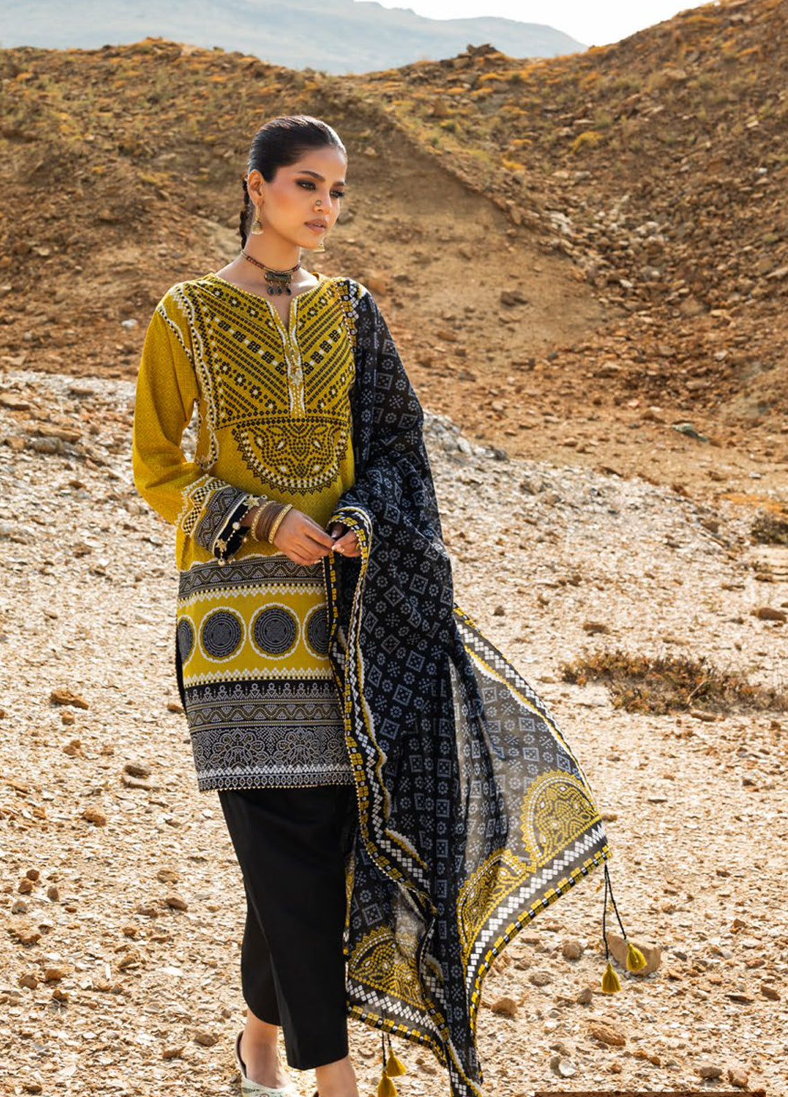The Chunri Story By Gul Ahmed Printed Lawn 3 Piece Unstitched Suit GA26TCS D-CL-62173 B