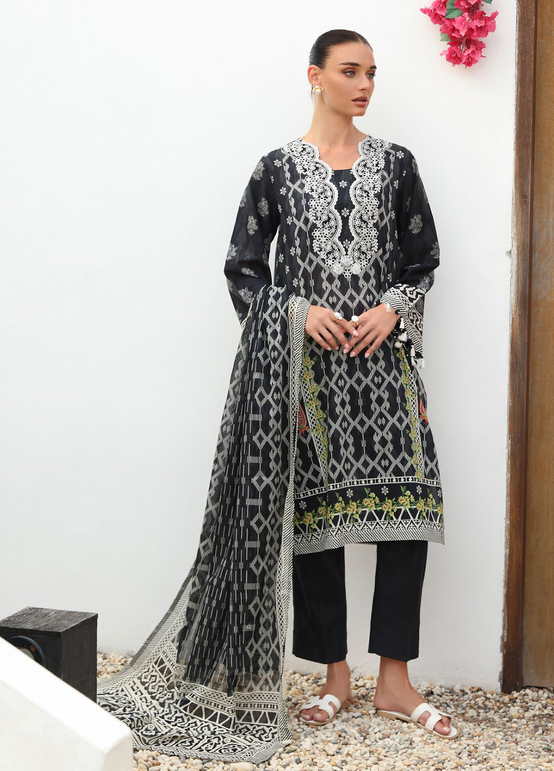 Verao By Gul Ahmed Embroidered Lawn 3 Piece Unstitched Suit GA26VTSOS D-SD-62076
