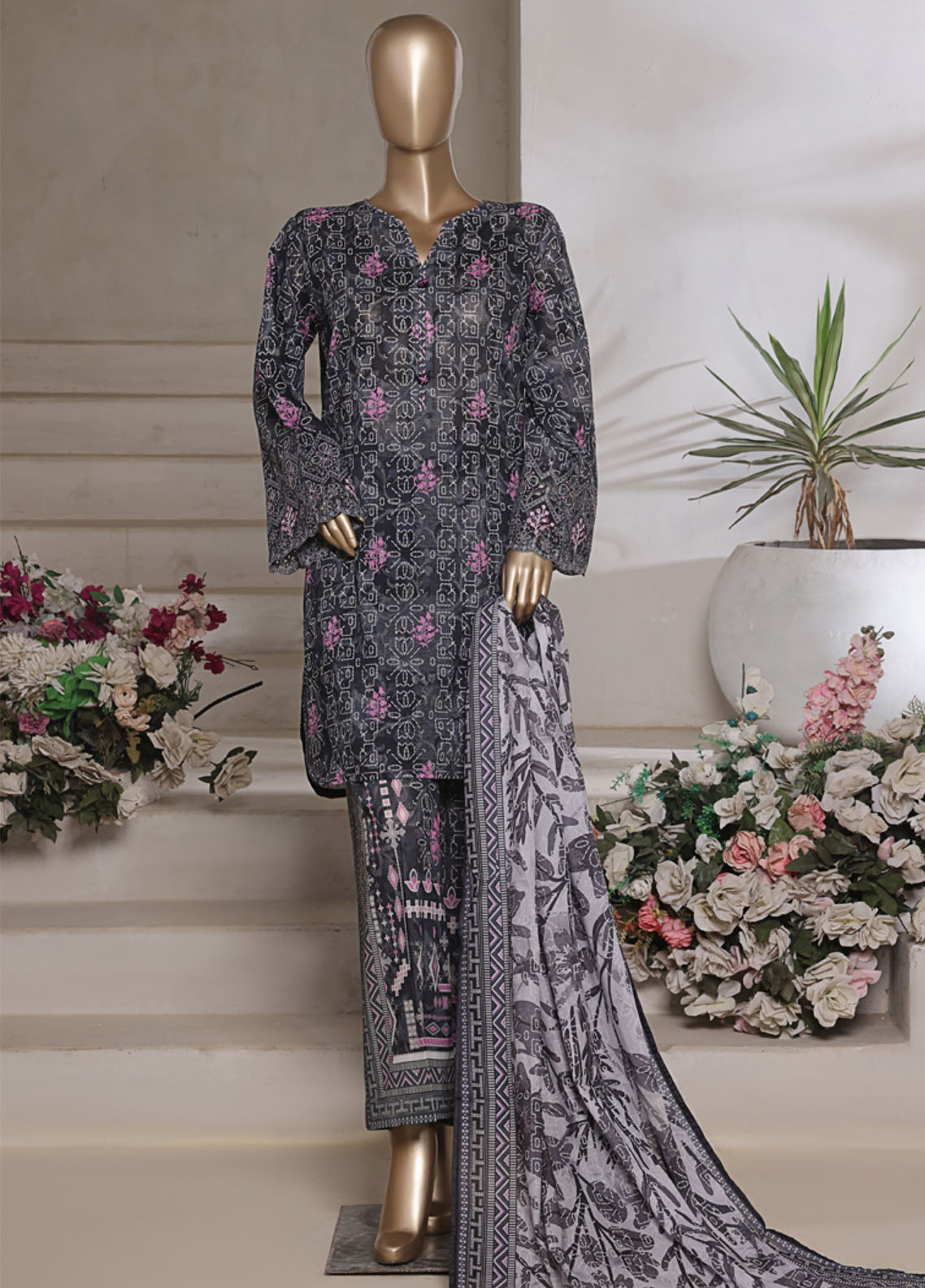 Aashkaar By HZ Textile Embroidered Cotton Lawn 3 Piece Stitched Suit HZ25APECLV3 LPE-539