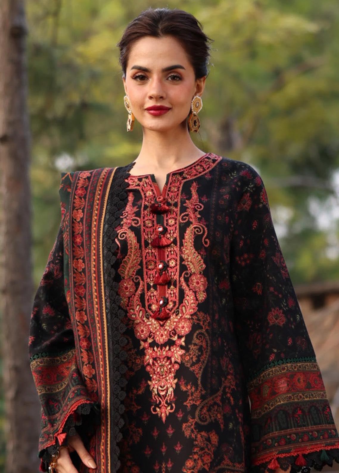 Asim Jofa Embroidered Khaddar Winter 3 Piece Unstitched Suit AJ24UW AJUW-09