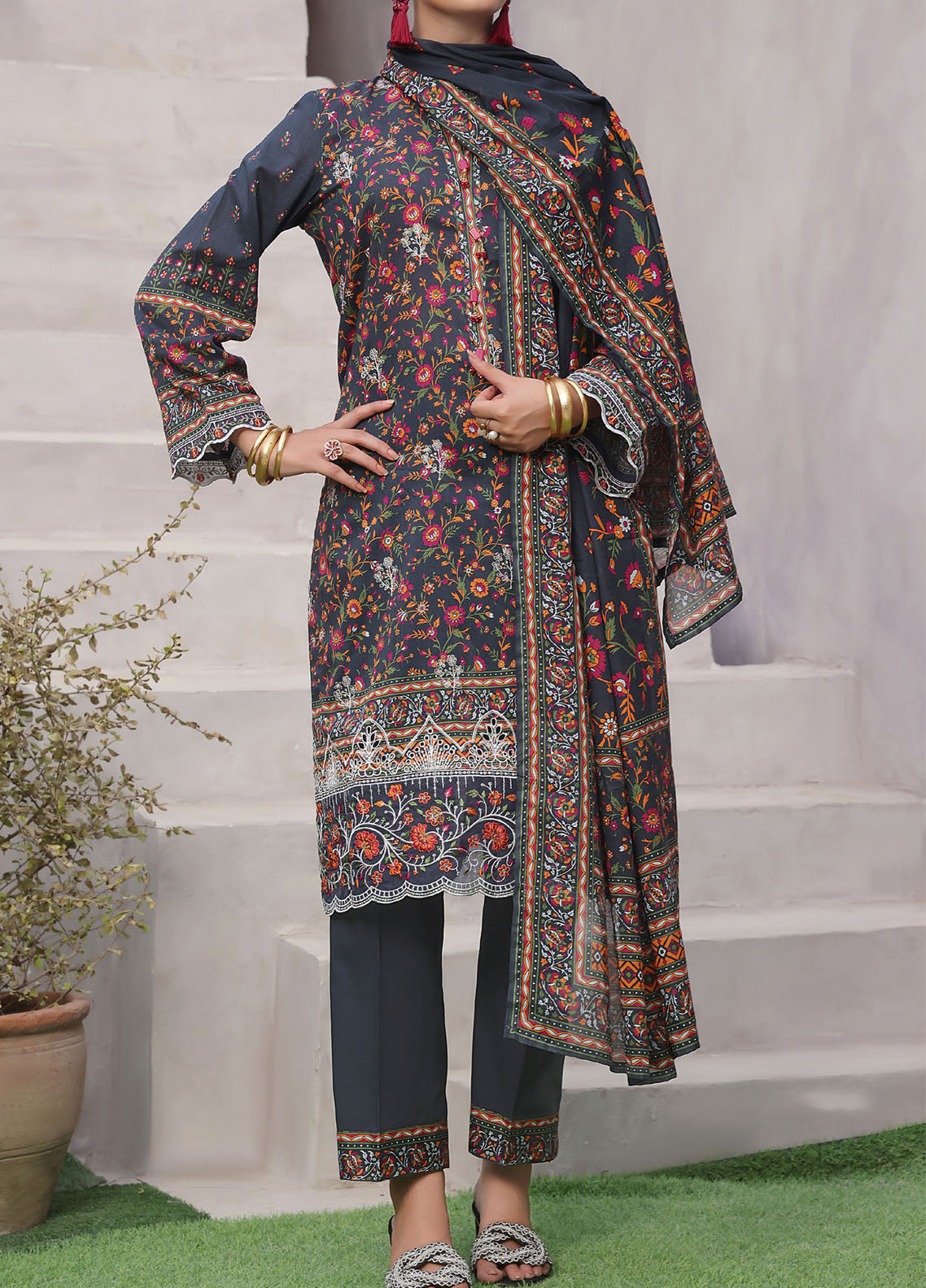 Ayesha Alishba By VS Textile Embroidered Lawn 3 Piece Unstitched Suit VS25AAELE D-63