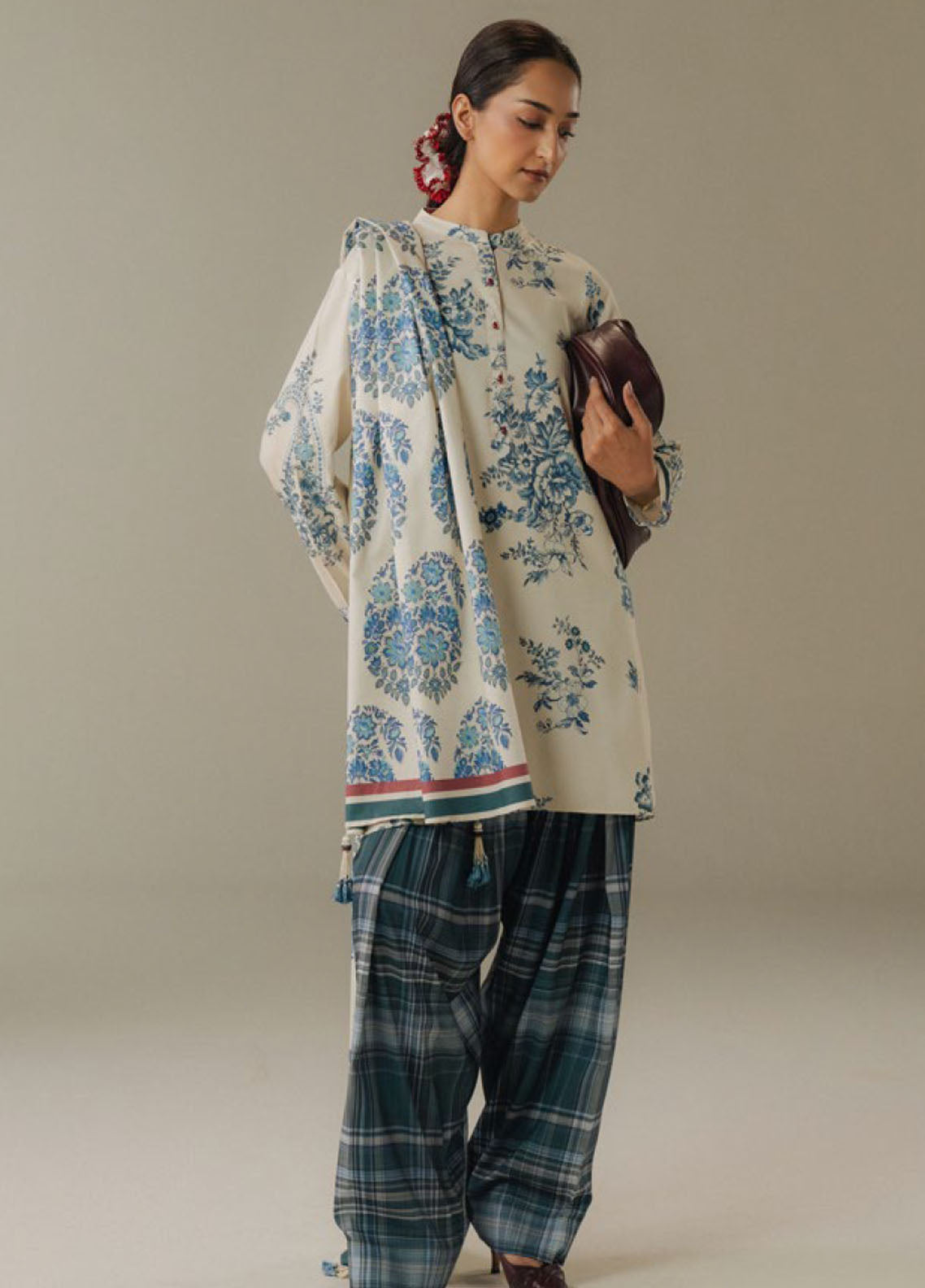 Coco Prints By Zara Shahjahan Printed Linen 3 Piece Unstitched Suit CZS25PD5 D-6A HUSHED EMBER