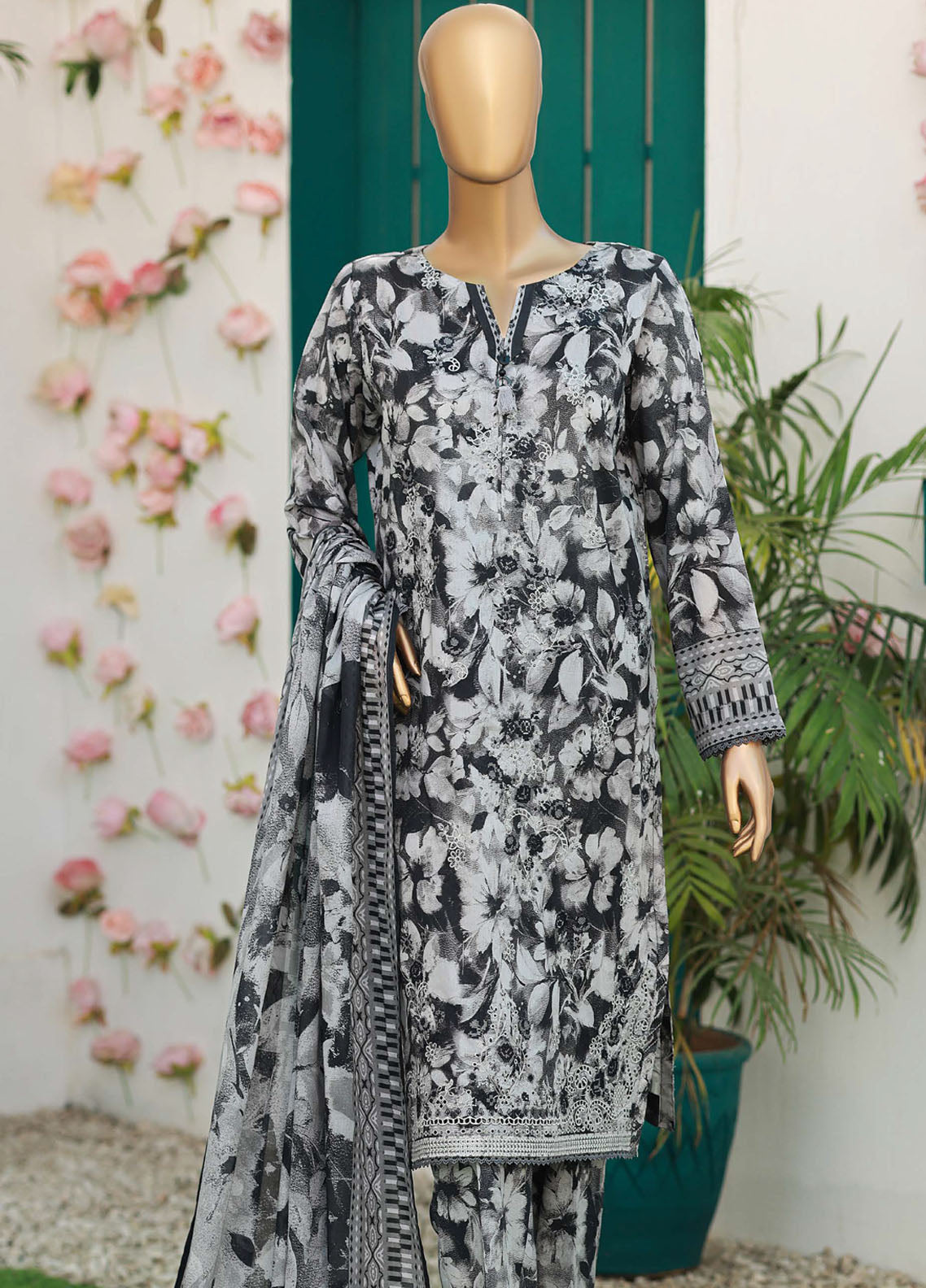 Elegant By HZ Textiles Embroidered Lawn 3 Piece Unstitched Suit HZ26EE D-CE-1020