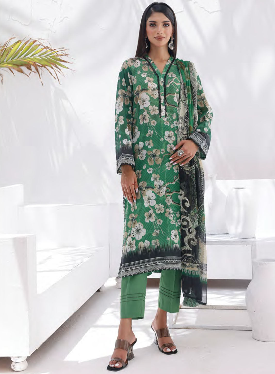 Komal Signature Prints By Lakhany Printed Lawn 3 Piece Unstitched Suit LSM24KS LG-MM-0104