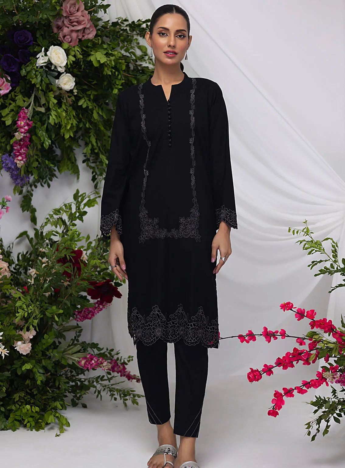Lakhany Pret Embroidered Cambric 2 Piece Suit LG-SK-0095