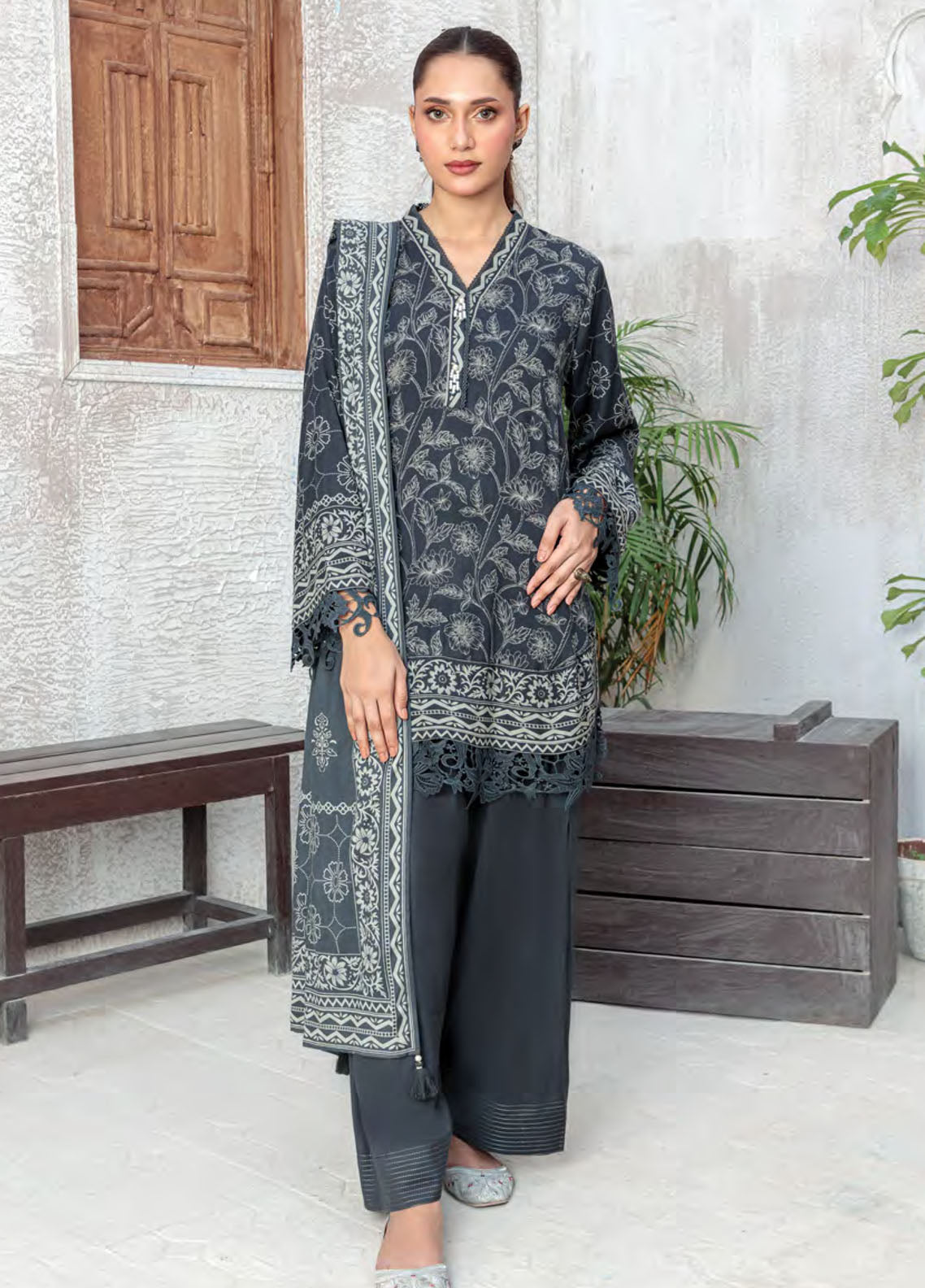 LSM Lakhany Printed Pashmina 3 Piece Unstitched Suit LSM25PP D-LG-IZ-0511-C