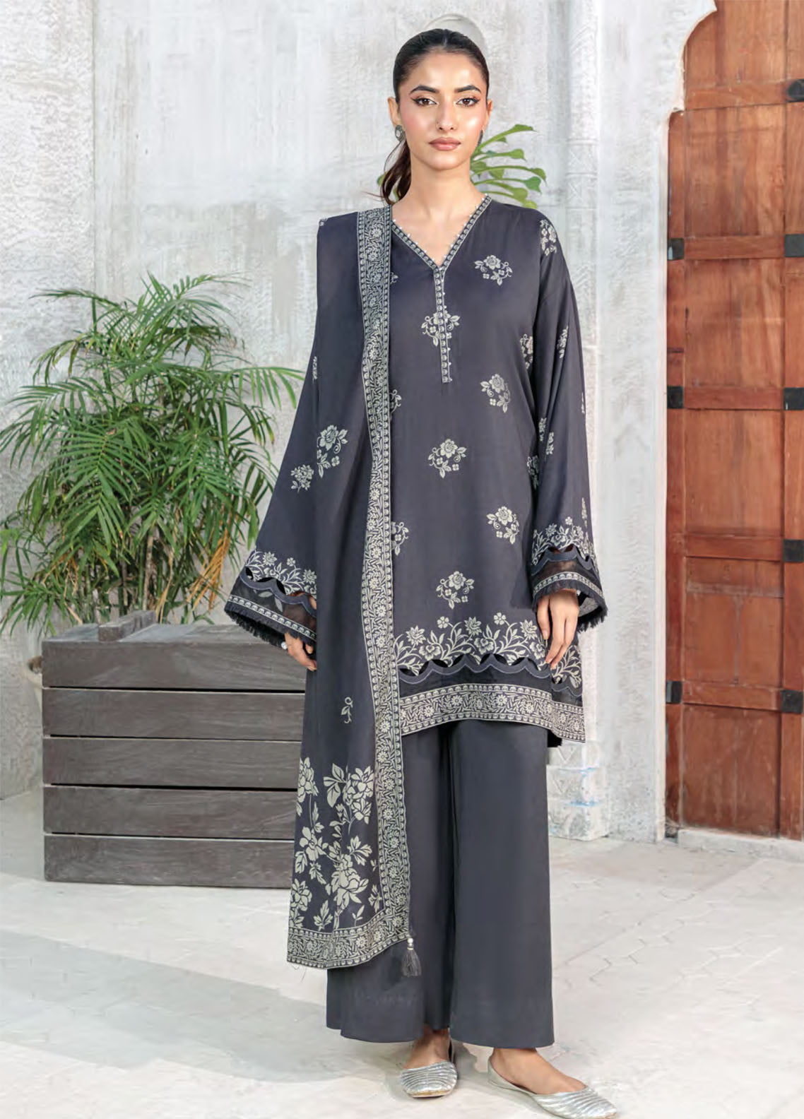 LSM Lakhany Printed Pashmina 3 Piece Unstitched Suit LSM25PP D-LG-RL-0335-B