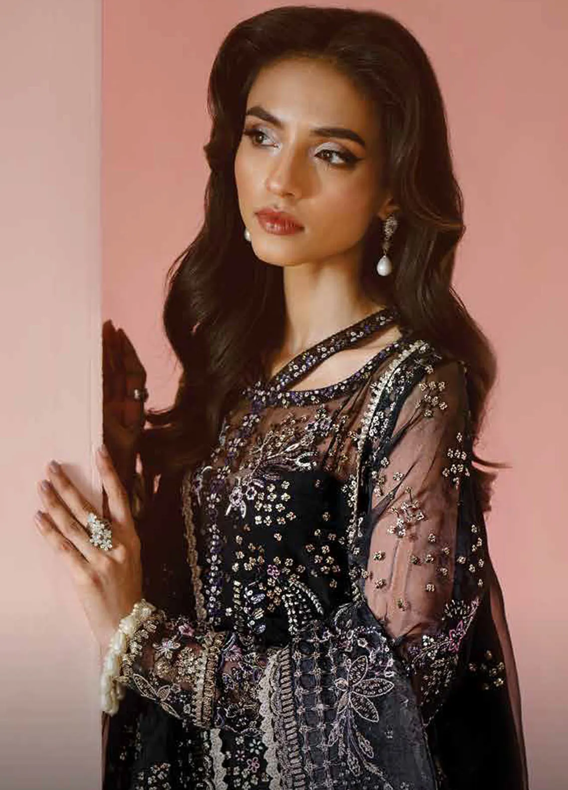 afrozeh black dress AFROZEH | LUXURY VELVET DRESS main image 1