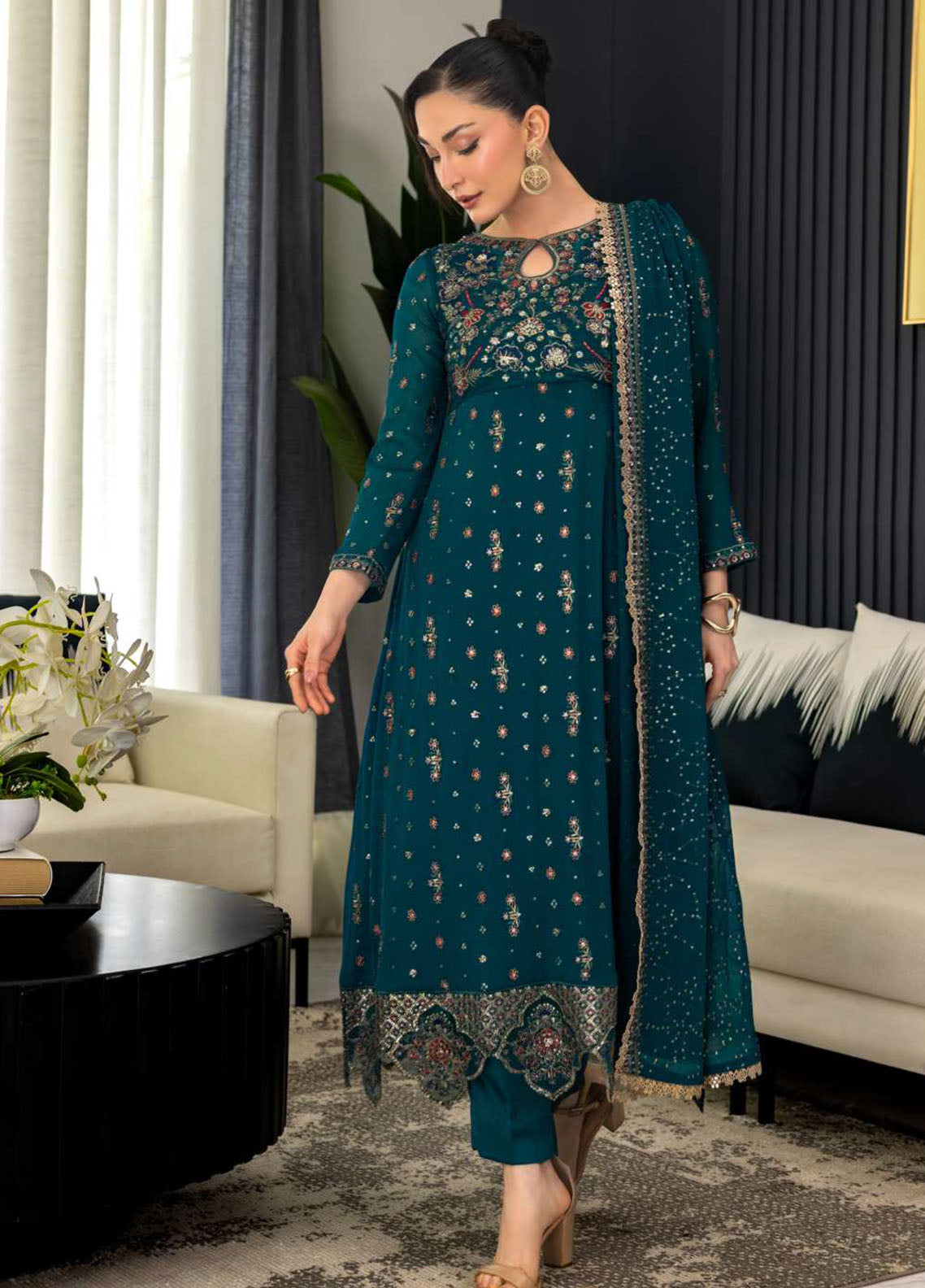 Luminara By Manahil Lakhani Embroidered Chiffon 3 Piece Unstitched Suit ML25L D-CE-08 ESMARA