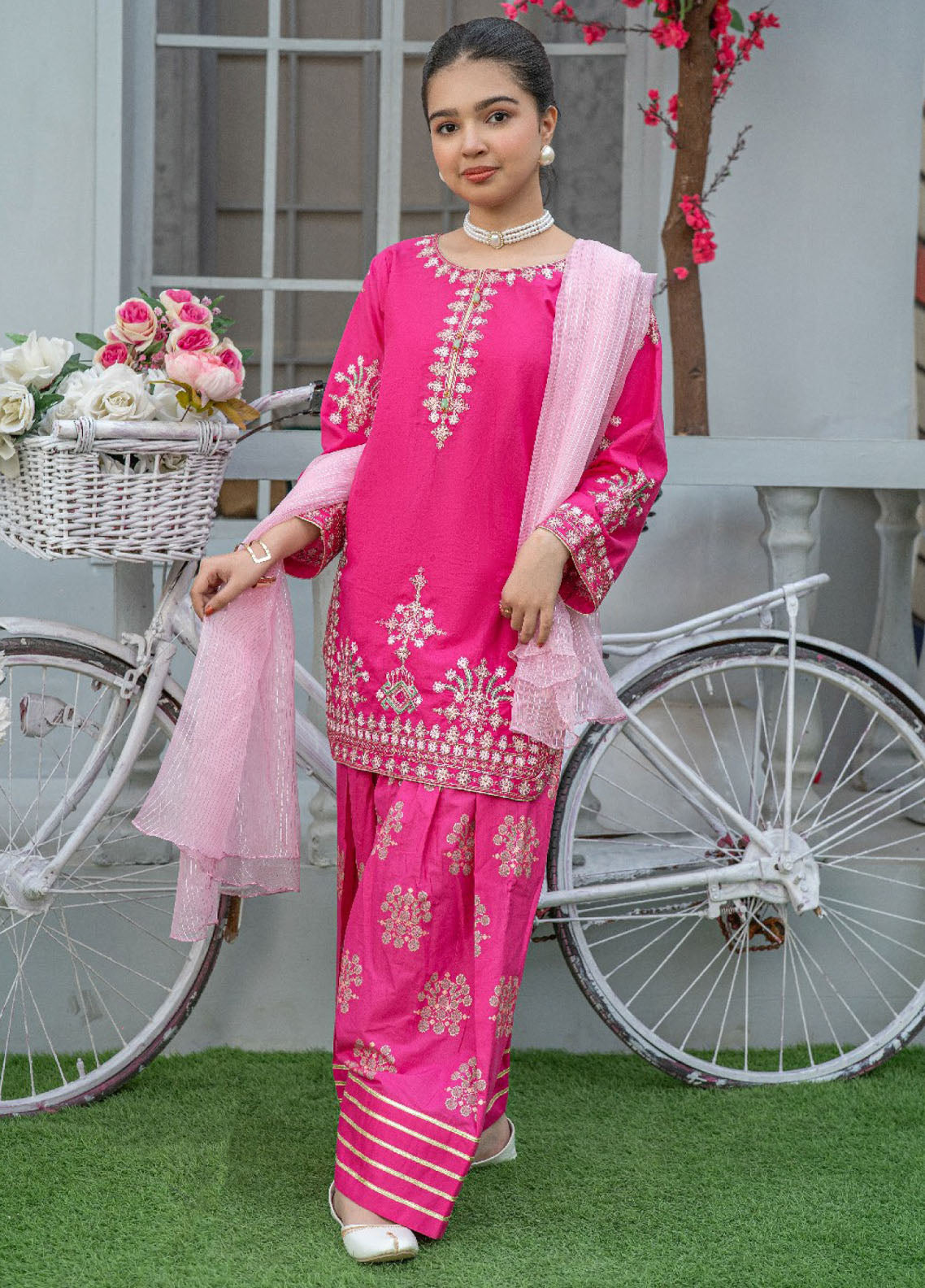 Mahroo Digital Embroidered Cotton 3 Piece Stitched Suit MMCS25K&G D-T-EMB-001-D