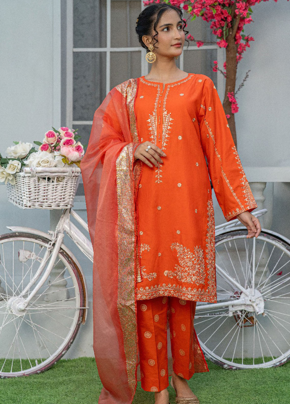 Mahroo Digital Embroidered Cotton 3 Piece Stitched Suit MMCS25K&G D-T-EMB-003