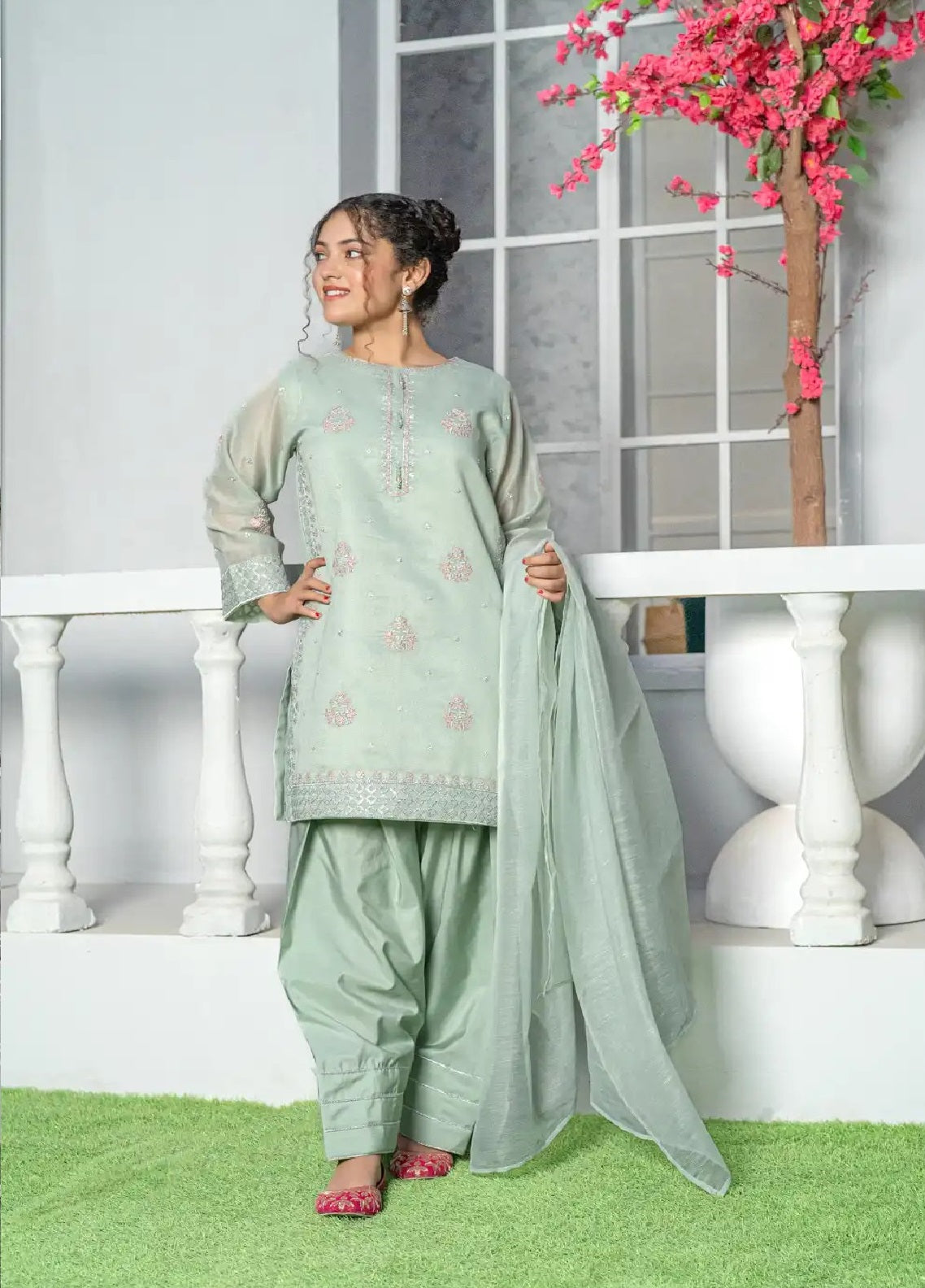 Mahroo Digital Embroidered Cotton Silk 3 Piece Stitched Suit MMCS25K&G D-T-FORT-005