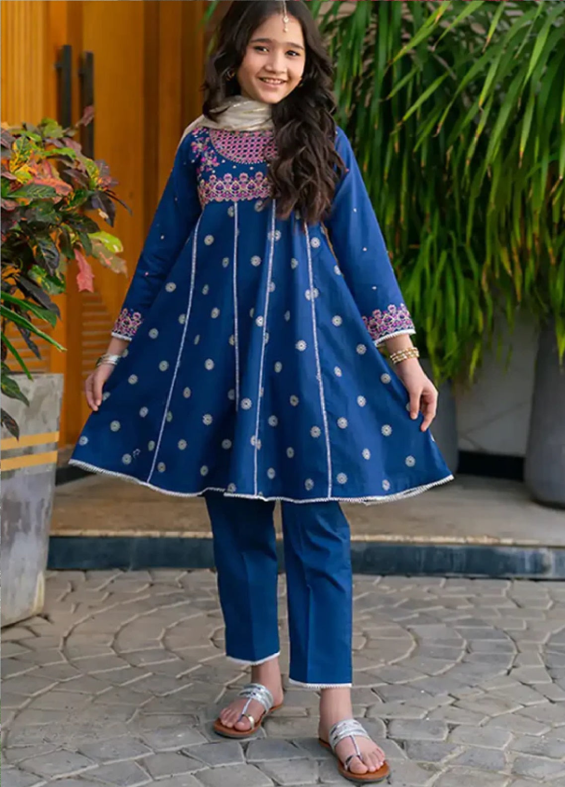 Mahroo Digital Embroidered Lawn 3 Piece Stitched Suit MMCS25K&G D-K-SFC-003