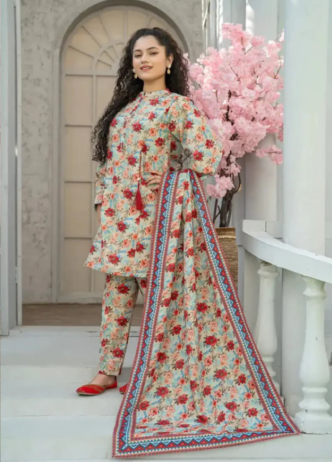 Mahroo Digital Embroidered Lawn 3 Piece Stitched Suit MMCS25K&G D-T-CK-004
