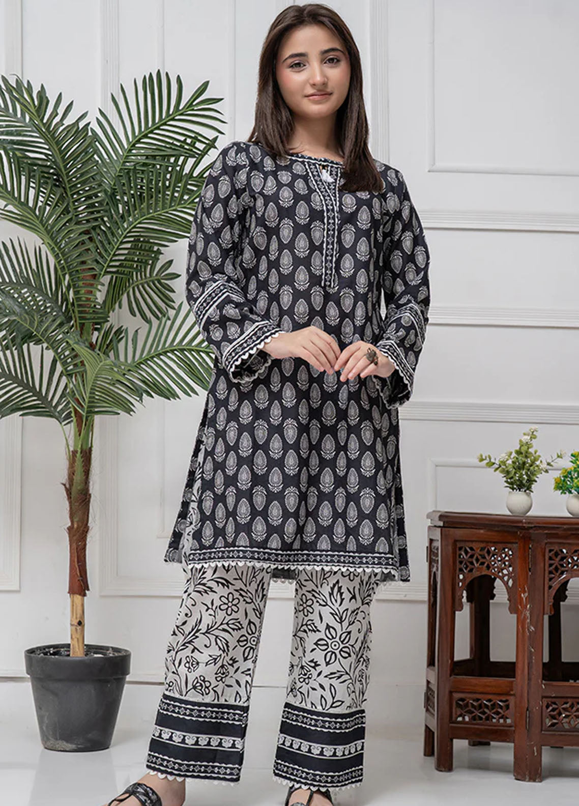 Mahroo Digital Printed Lawn 2 Piece Stitched Suit MMCS25K&G D-CORD-023