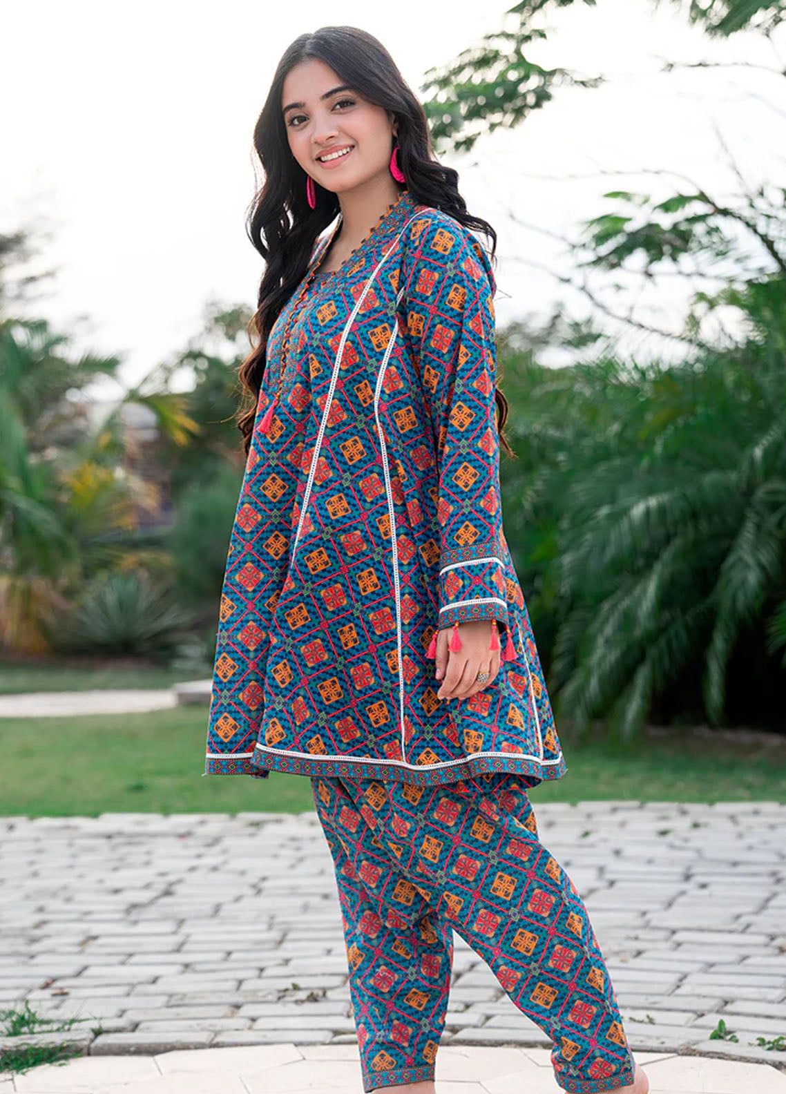 Mahroo Digital Printed Lawn 2 Piece Stitched Suit MMCS25K&G D-T-ALPRTW-031