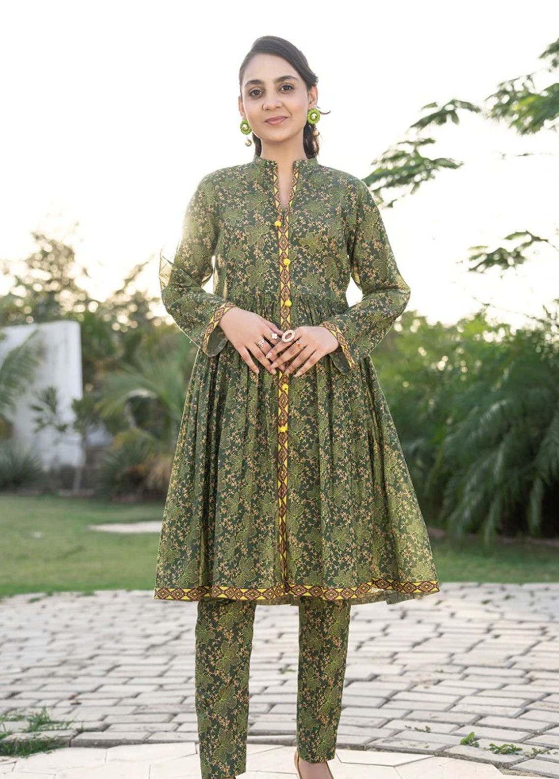 Mahroo Digital Printed Lawn 2 Piece Stitched Suit MMCS25K&G D-T-ALPRTW-032