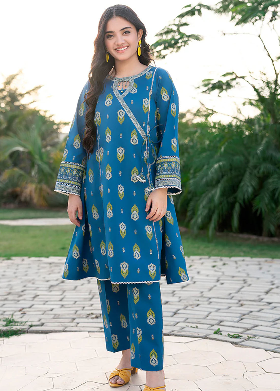 Mahroo Digital Printed Lawn 2 Piece Stitched Suit MMCS25K&G D-T-ALPRTW-059