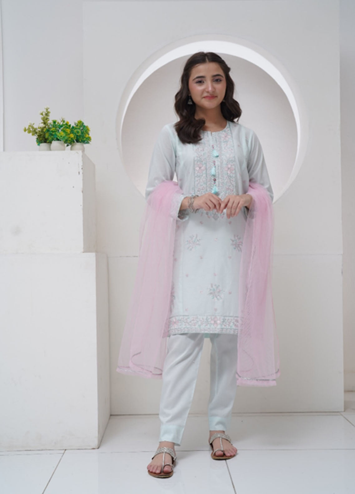 Mahroo Digital Printed Lawn 3 Piece Stitched Suit MMCS25K&G D-SFC-010