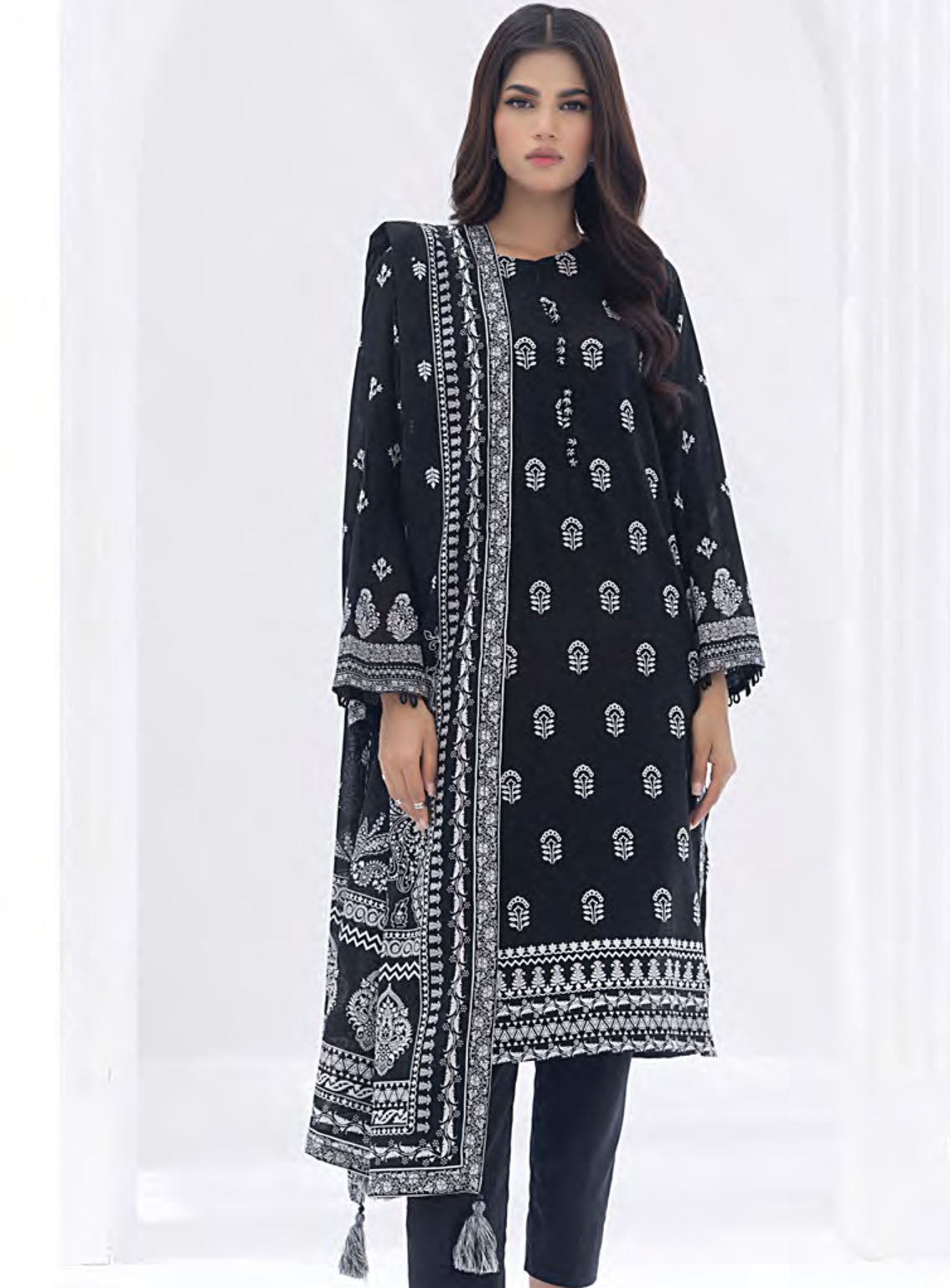 Monochrome By LSM Lakhany Printed Lawn 3 Piece Stitched Suit- LSM24ML LG-AR-0036