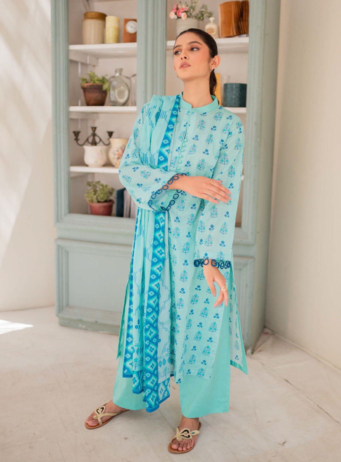 Naqsh By Rashid Textile Embroidered Lawn 3 Piece Unstitched Suit RT24NEL D-8482