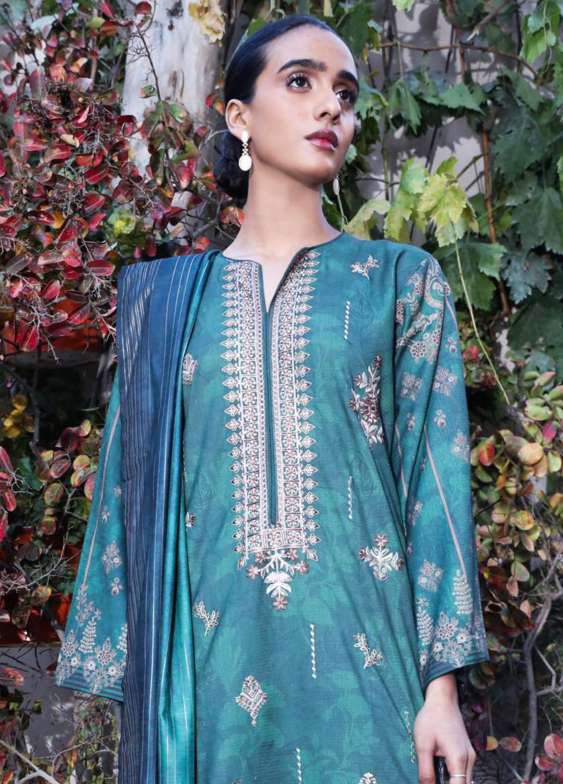 Noor By Rashid Textile Embroidered Linen 3 Piece Unstitched Suit RT25NEL D-0098