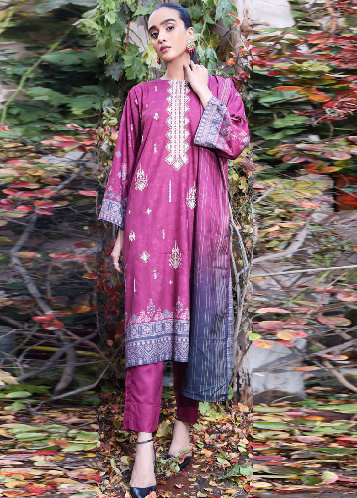 Noor By Rashid Textile Embroidered Linen 3 Piece Unstitched Suit RT25NEL D-0099