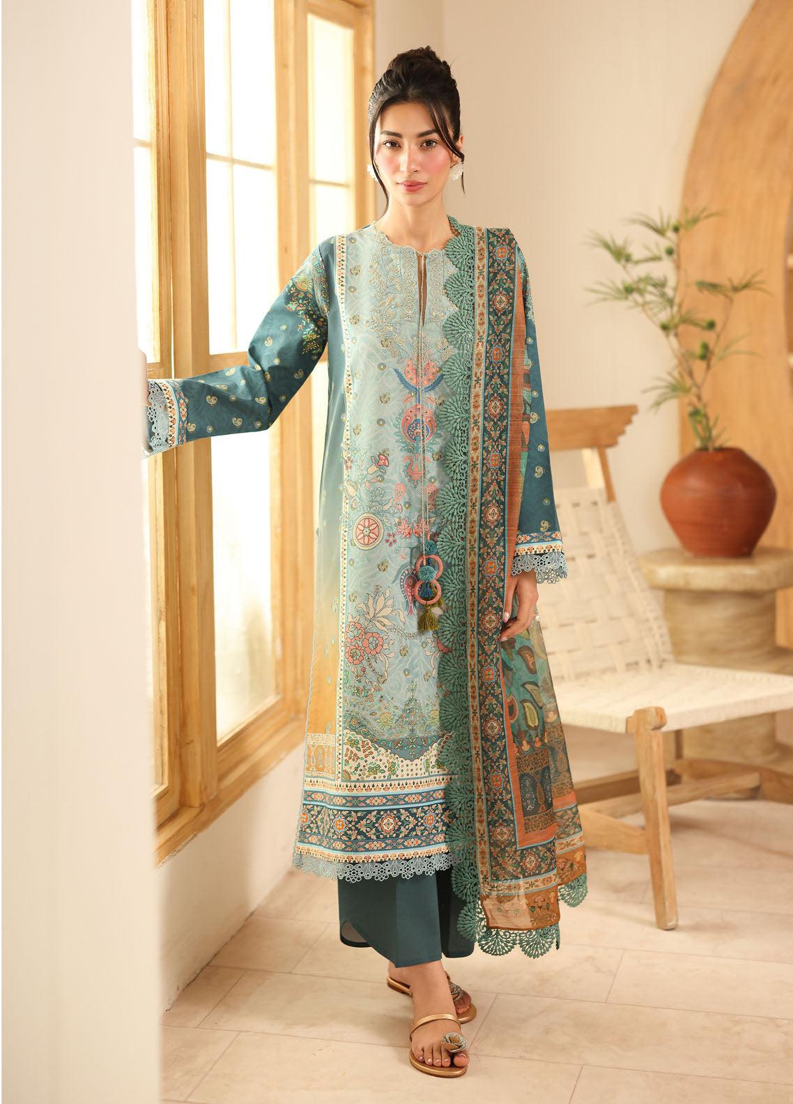Pareesa By Roheenaz Printed Cambric 3 Piece Unstitched Suit RNZ25PPC D-2B SHAFIA