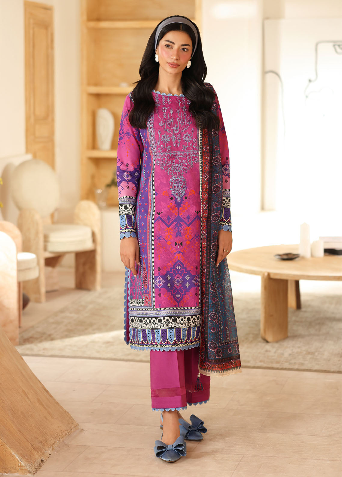 Pareesa By Roheenaz Printed Cambric 3 Piece Unstitched Suit RNZ25PPC D-5A IRHA