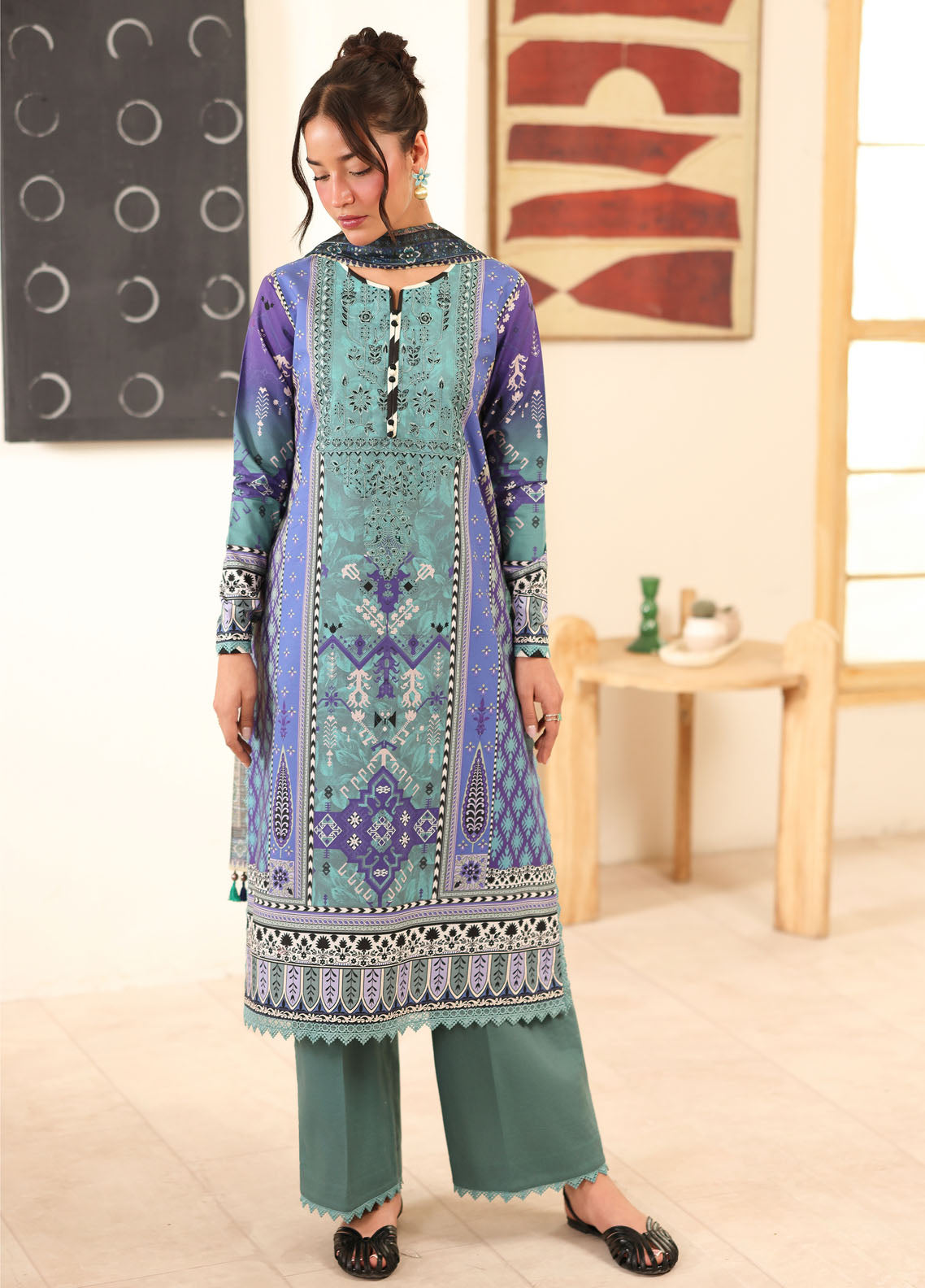 Pareesa By Roheenaz Printed Cambric 3 Piece Unstitched Suit RNZ25PPC D-5B FABEH?