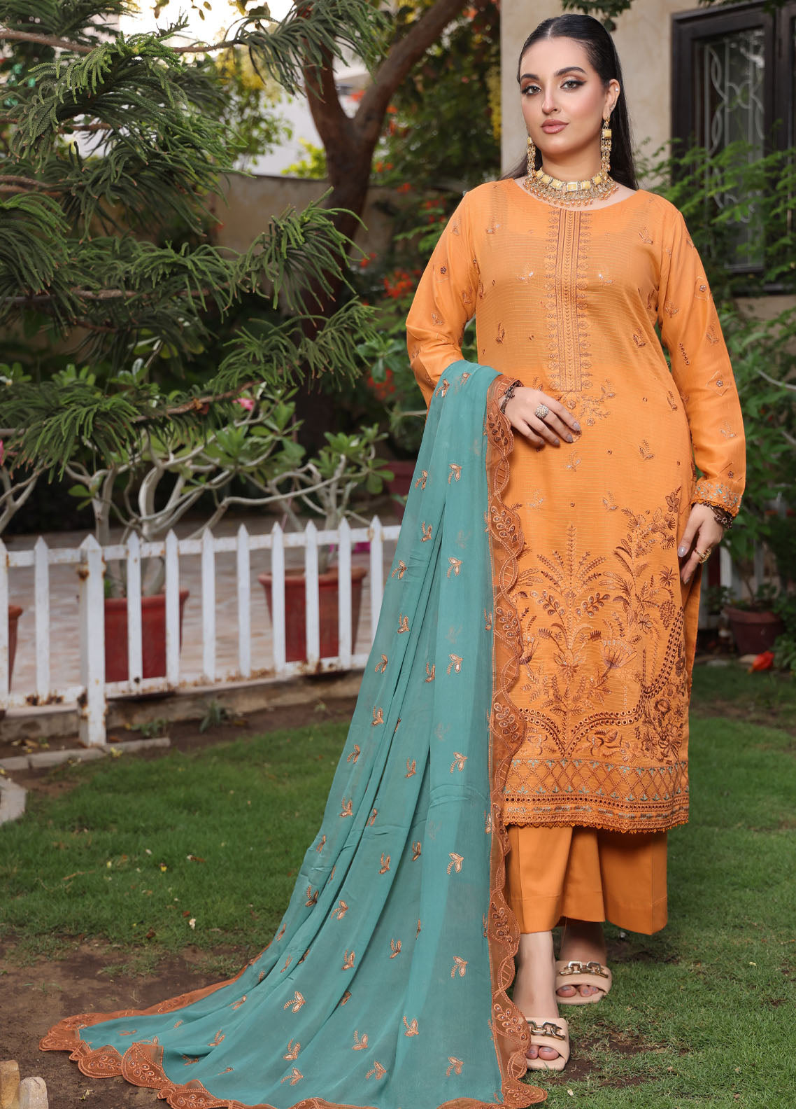 Republic By Schick Embroidered Doriya Lawn 3 Piece Unstitched Suit SDH26REDL D-01