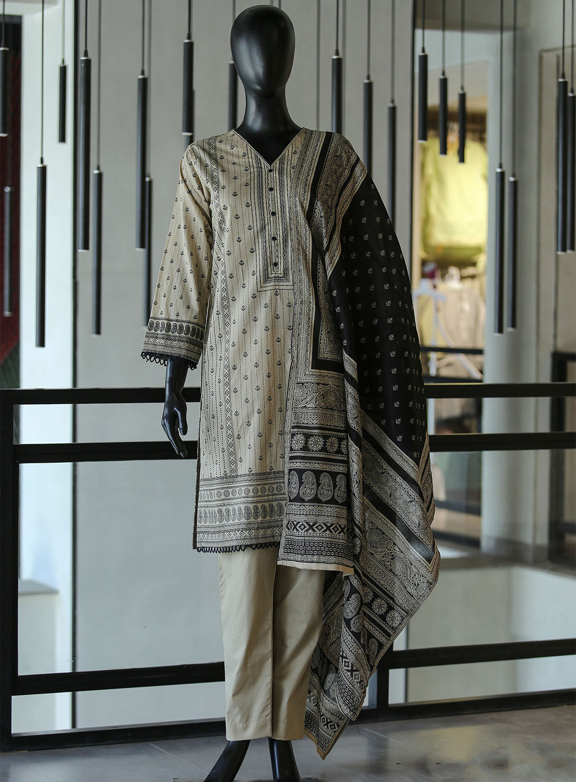 Royal Fashion Digital Printed Lawn 3 Piece Stitched Suit - RF24DPL BS-07