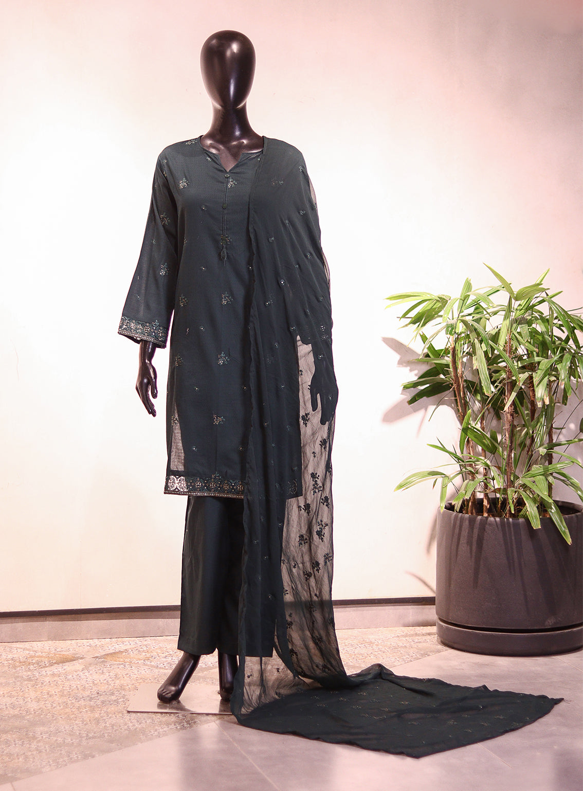 Royal Fashion Embroidered Lawn 3 Piece Stitched Suit RF26EP D-SNSC-SQ375 DGN