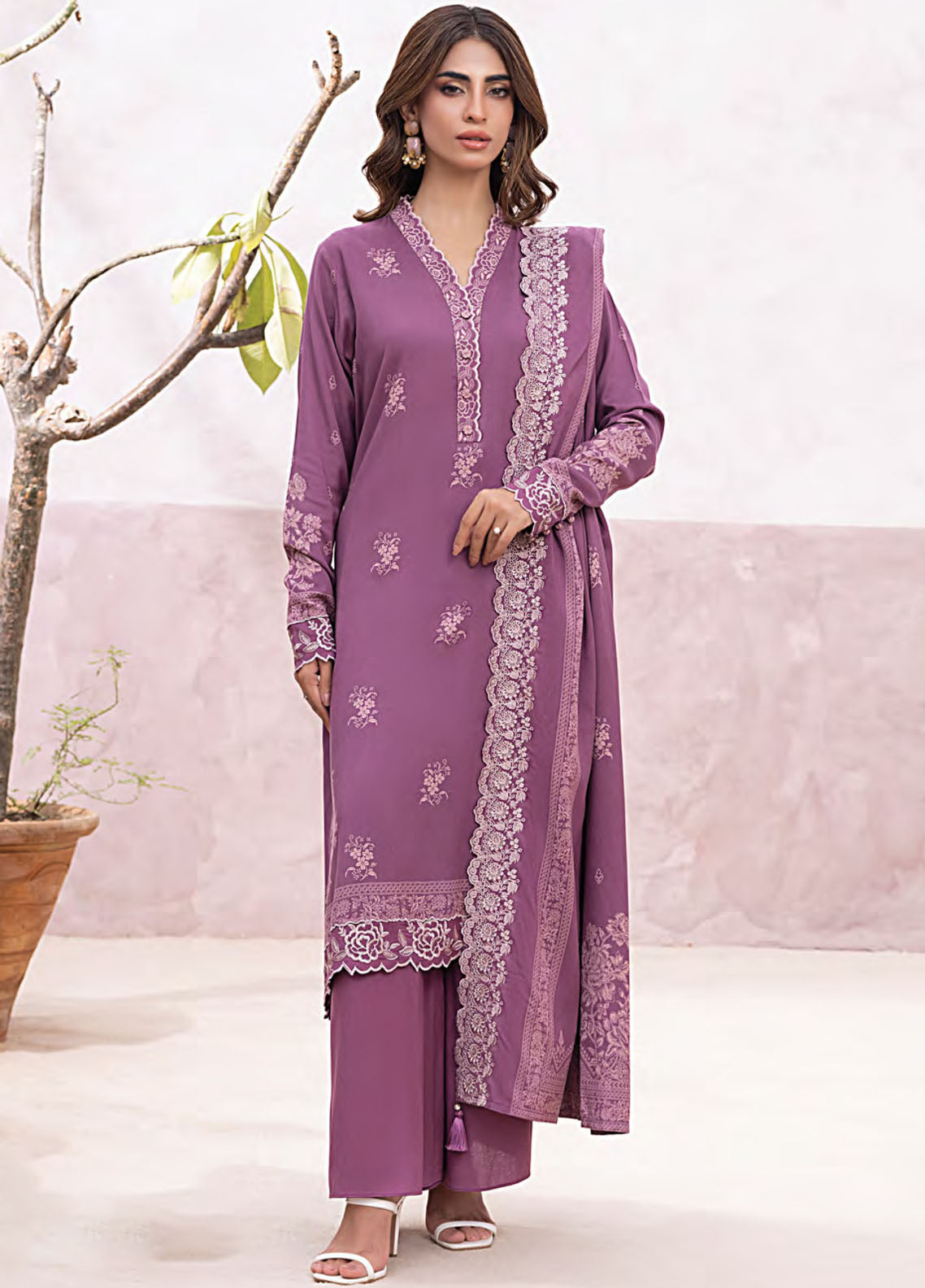 Winter Essentials By LSM Lakhany Embroidered Cashmi Wool 3 Piece Unstitched Suit LSM25WEE D-LG-RL-0307-A