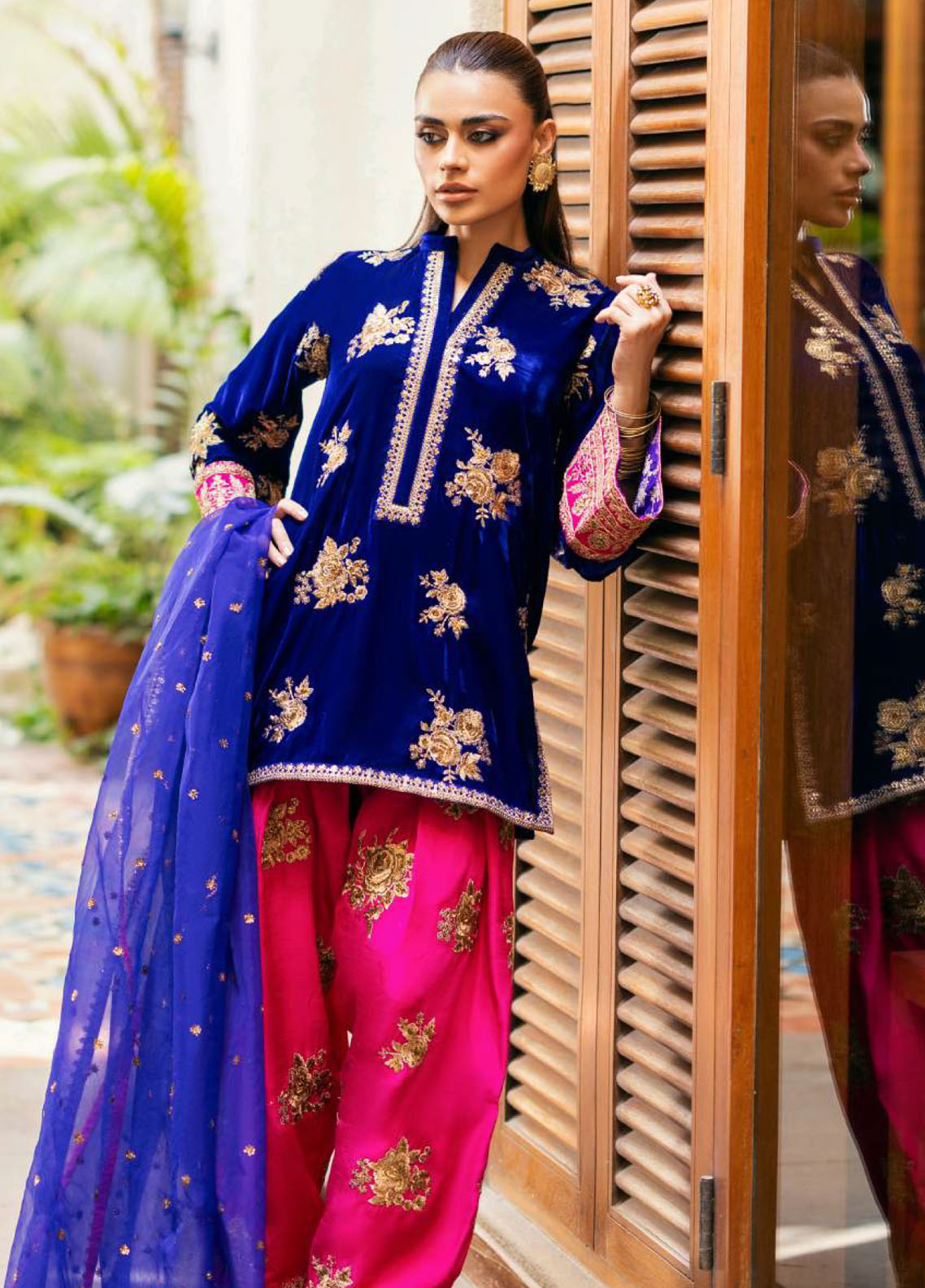 Zainab Chottani Embroidered Velvet 3 Piece Unstitched Suit ZC25LV D-JIA