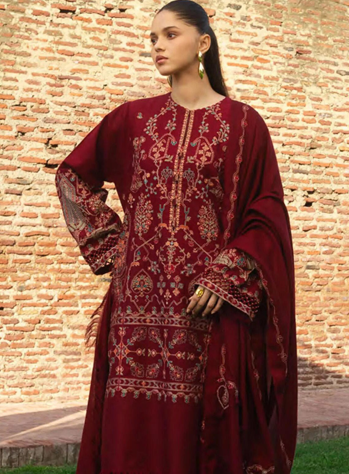 Zara Shahjahan Embroidered Khaddar 3 Piece Unstitched Suit ZS24UW D-08 –  Royal Fashion