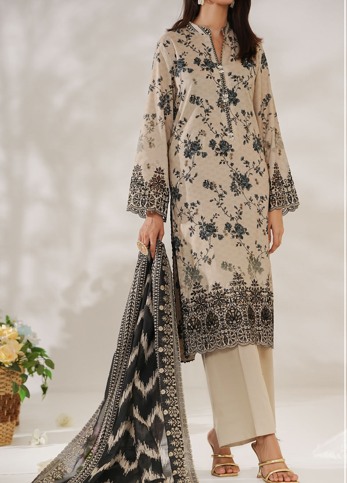 Zynah By VS Textile Premium Chikankari Lawn 3 Piece Unstitched Suit VS26ZPCV1 D-686