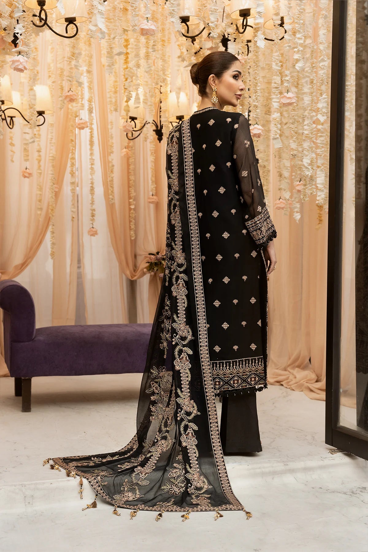 D#04 Alizeh Dhaagay Luxury Emb Chiffon Collection 323 V-1