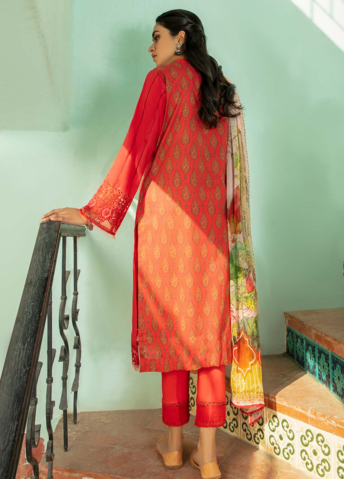 D#10 Aabyaan Luxury Emb Lawn Collection 122