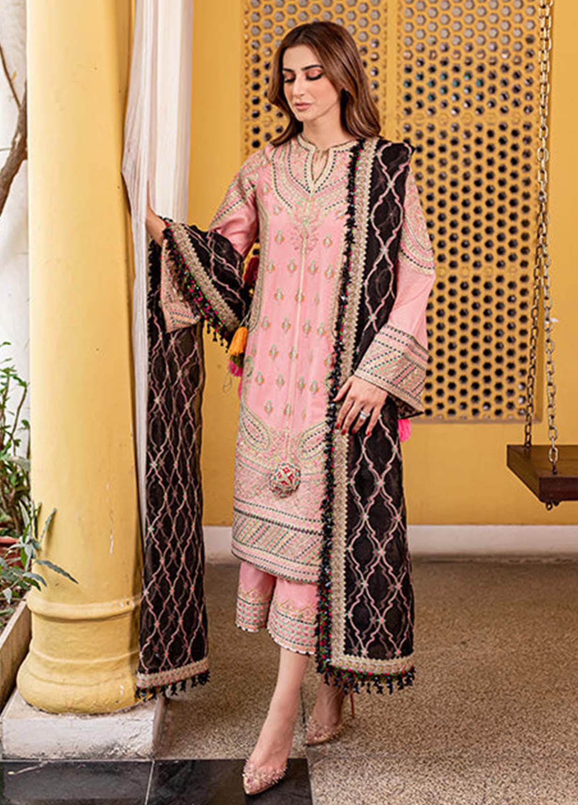 D#165 Hussain Rehar Rahgoli Luxury Emb Lawn Collection 322