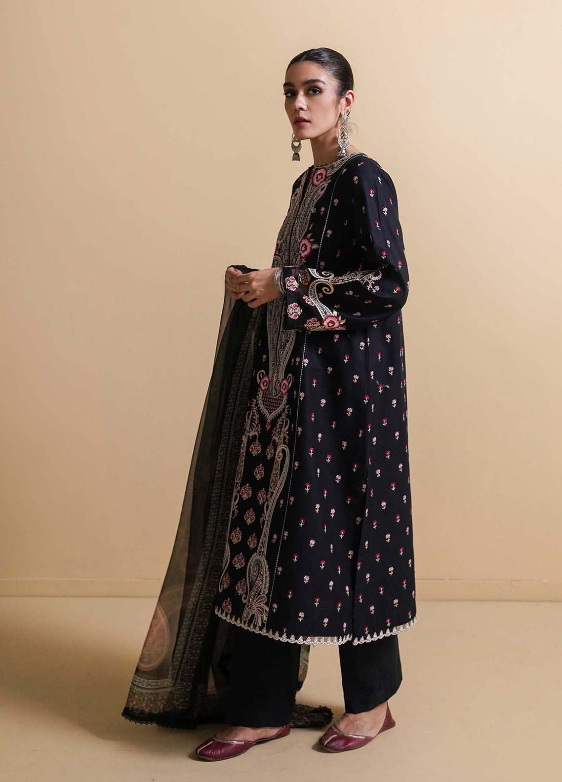 D#ayla-a Zara Shahjahan Luxury Emb Lawn Collection 322