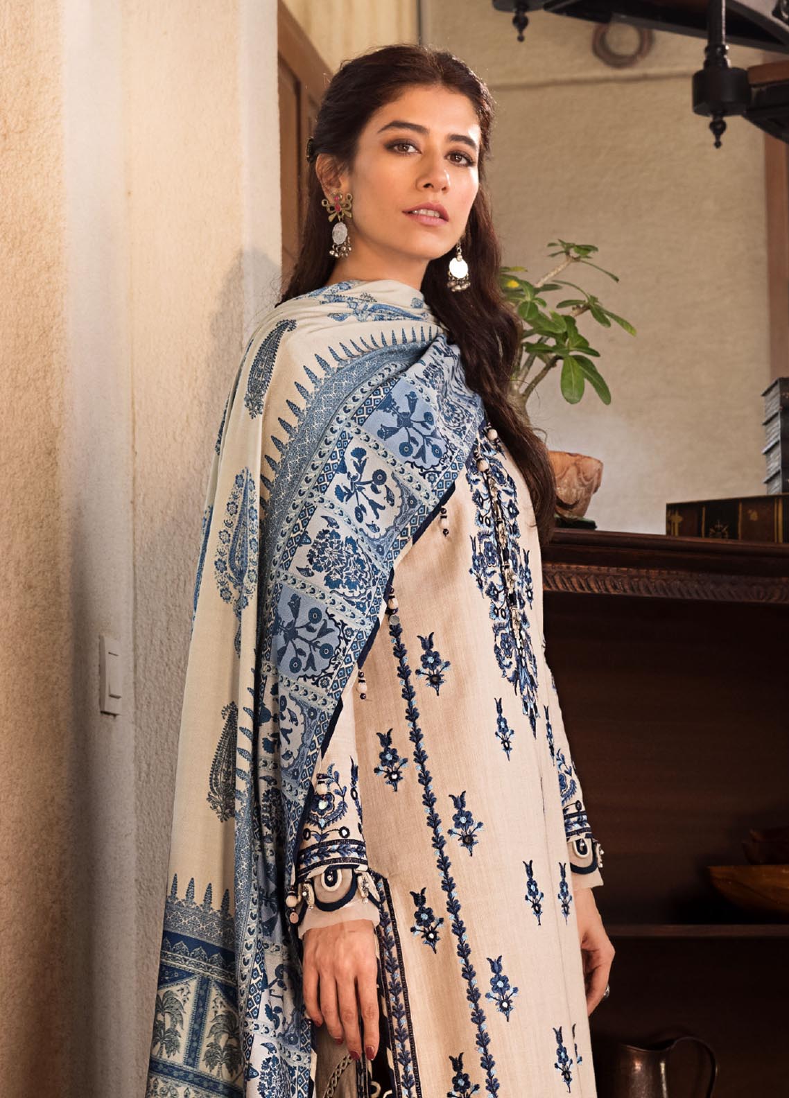 D#12 Asim Jofa Syra Kashmiri Emb Collection 1122