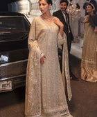 D#04 Iznik La Royale Luxury Emb Edition 922