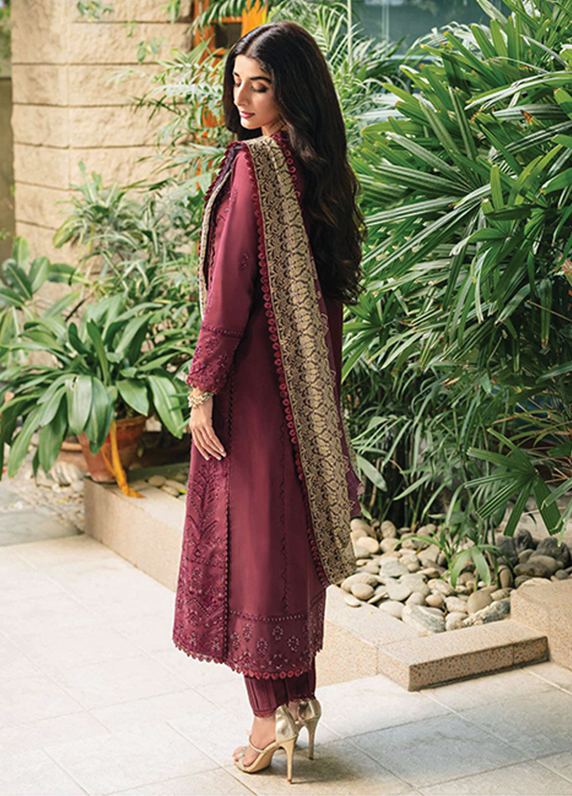 D#23 Asim Jofa Rania Emb Collection 223