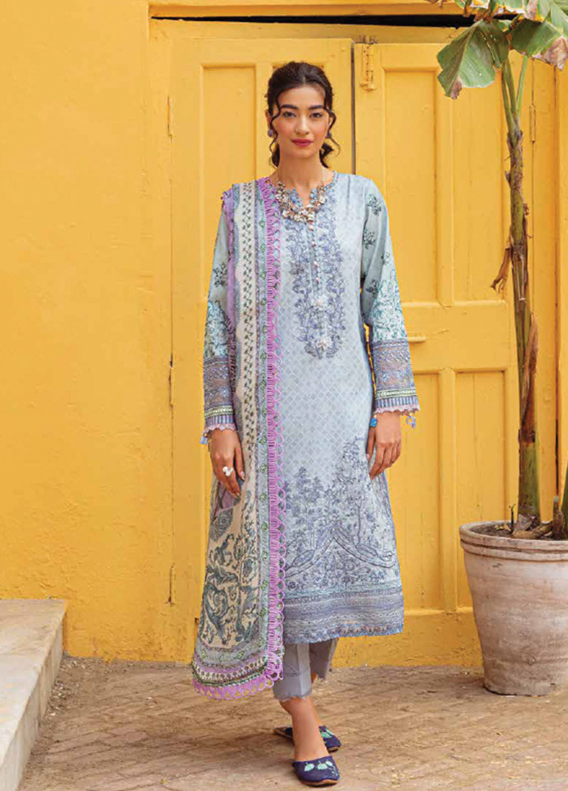 D#8B Zarqash Tresor Luxe Emb Lawn Collection 323