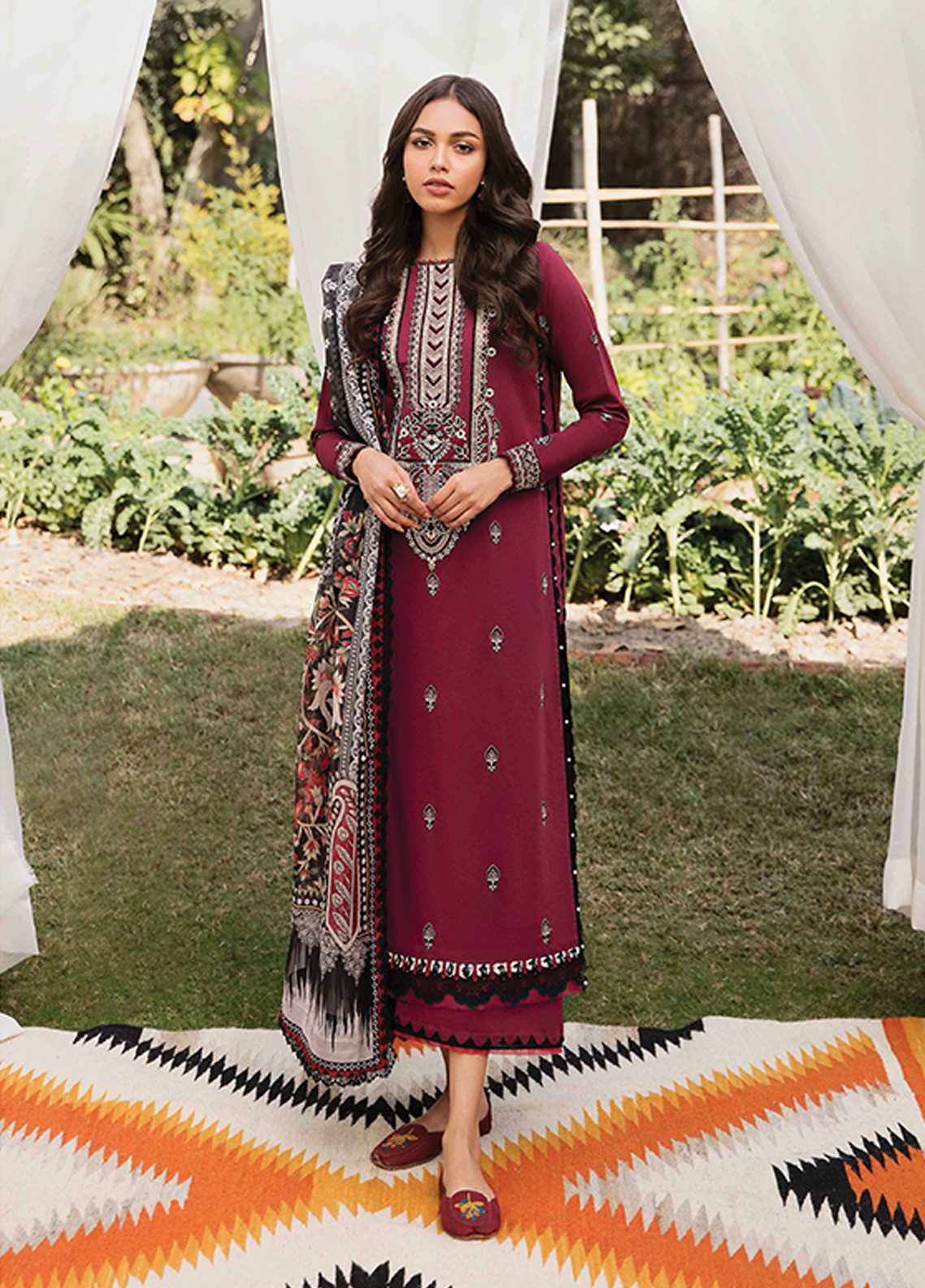 D#07 Seran Afsanah Emb Lawn Collection 323