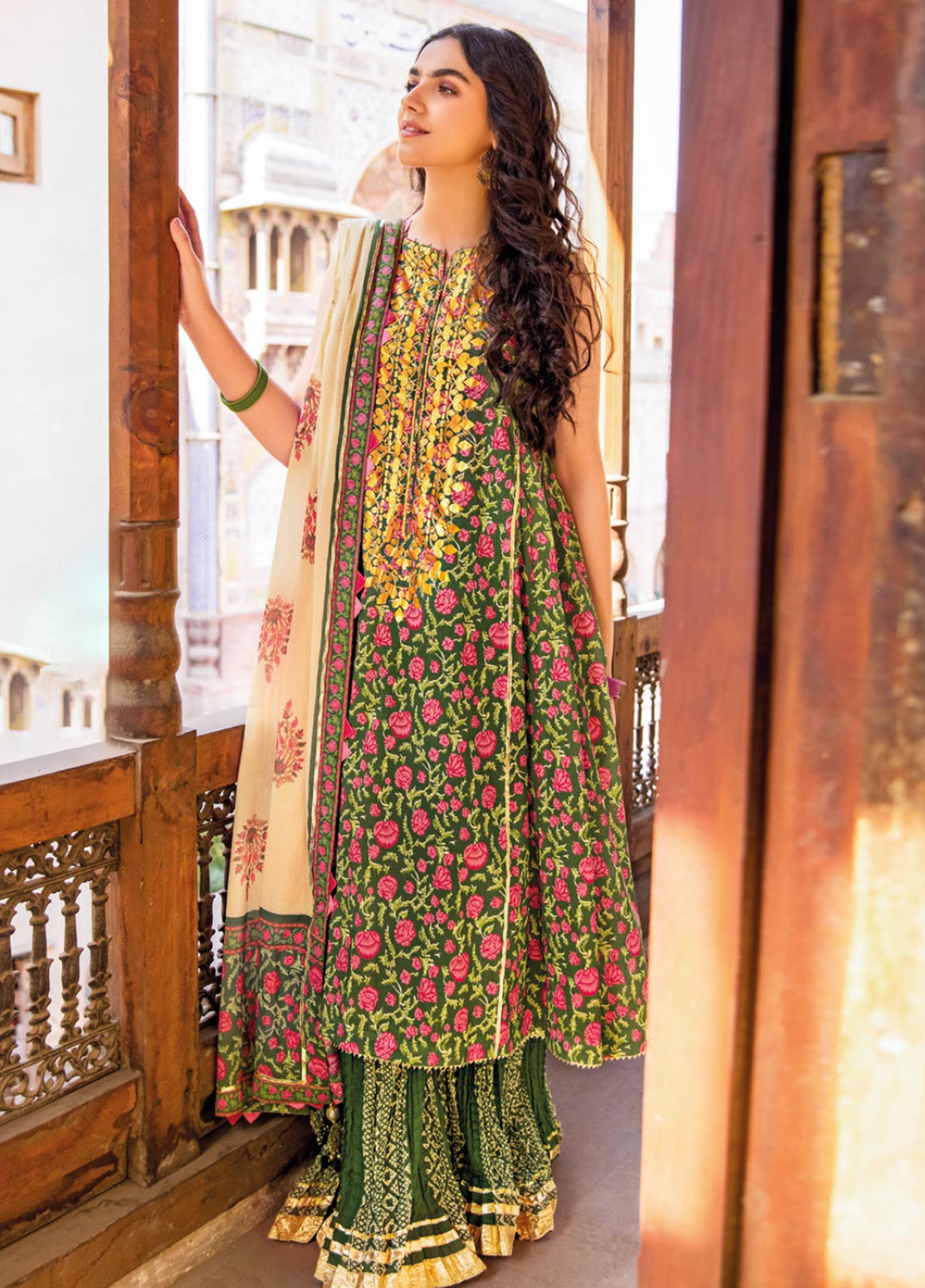 D#CL-32240A GulAhmed Vintage Garden Ethnic Printed Lawn Collection 223