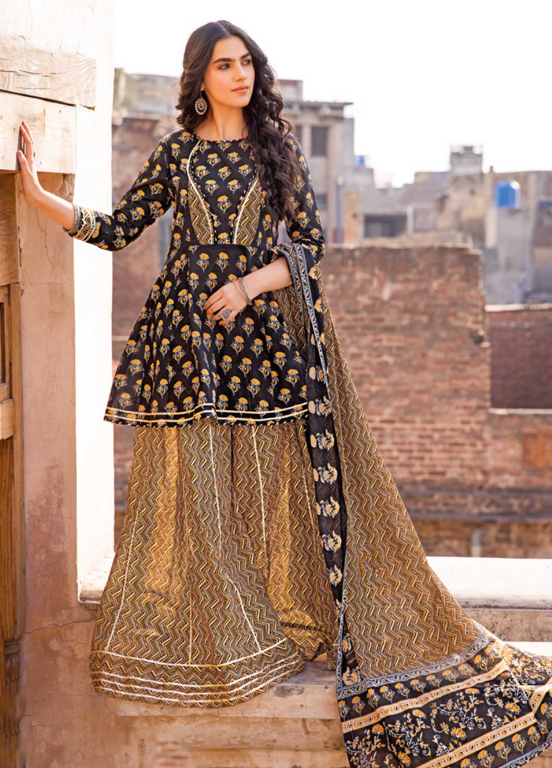D#CL-32242B GulAhmed Vintage Garden Ethnic Printed Lawn Collection 223