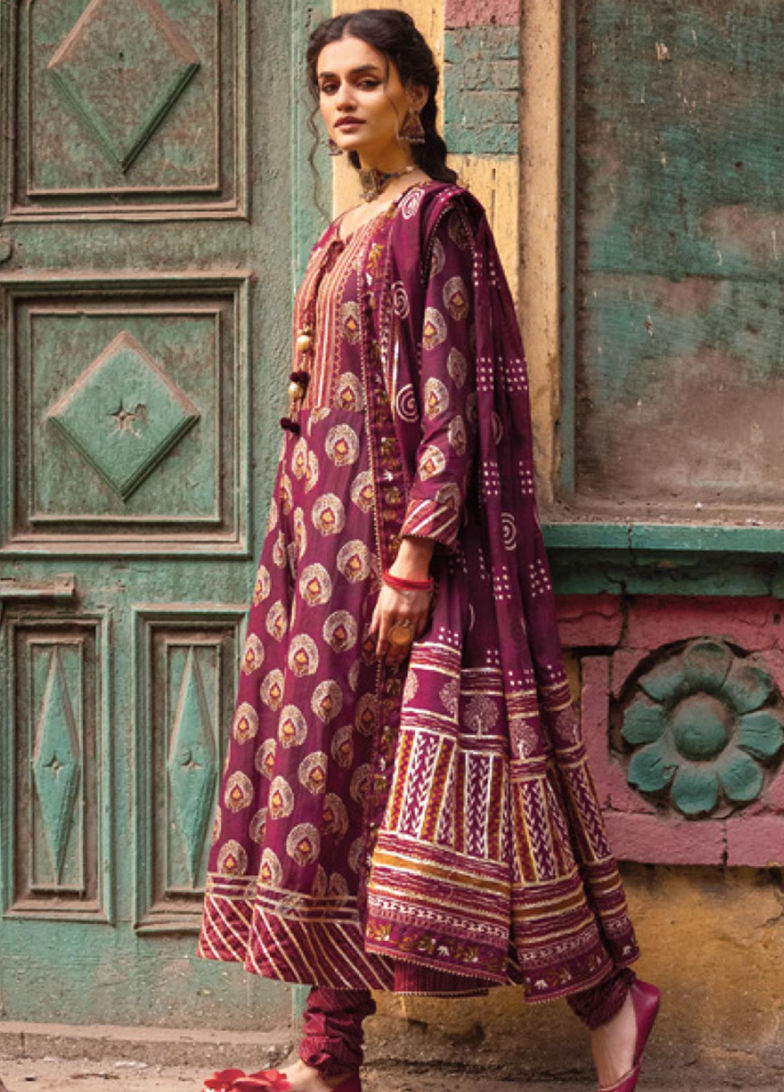 D#CL-32425A GulAhmed Vintage Garden Ethnic Printed Lawn Collection 223