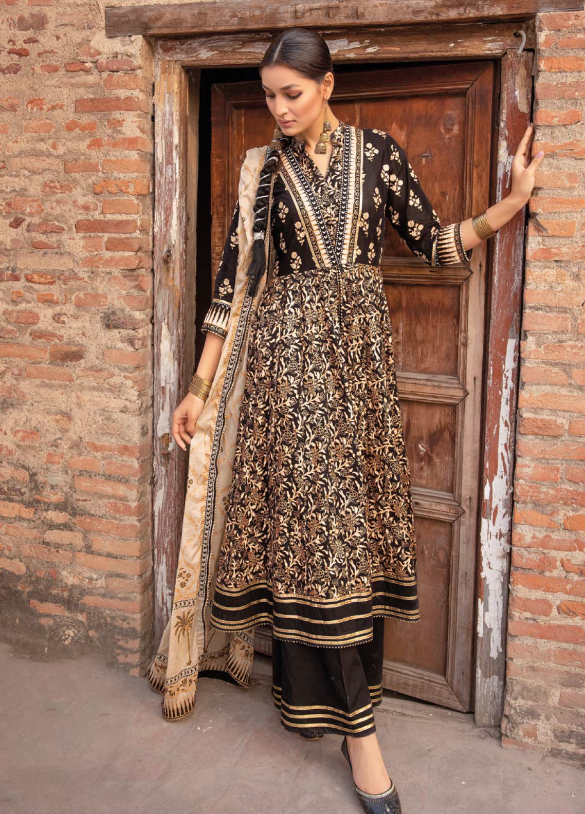 D#CL-32426B GulAhmed Vintage Garden Ethnic Printed Lawn Collection 223